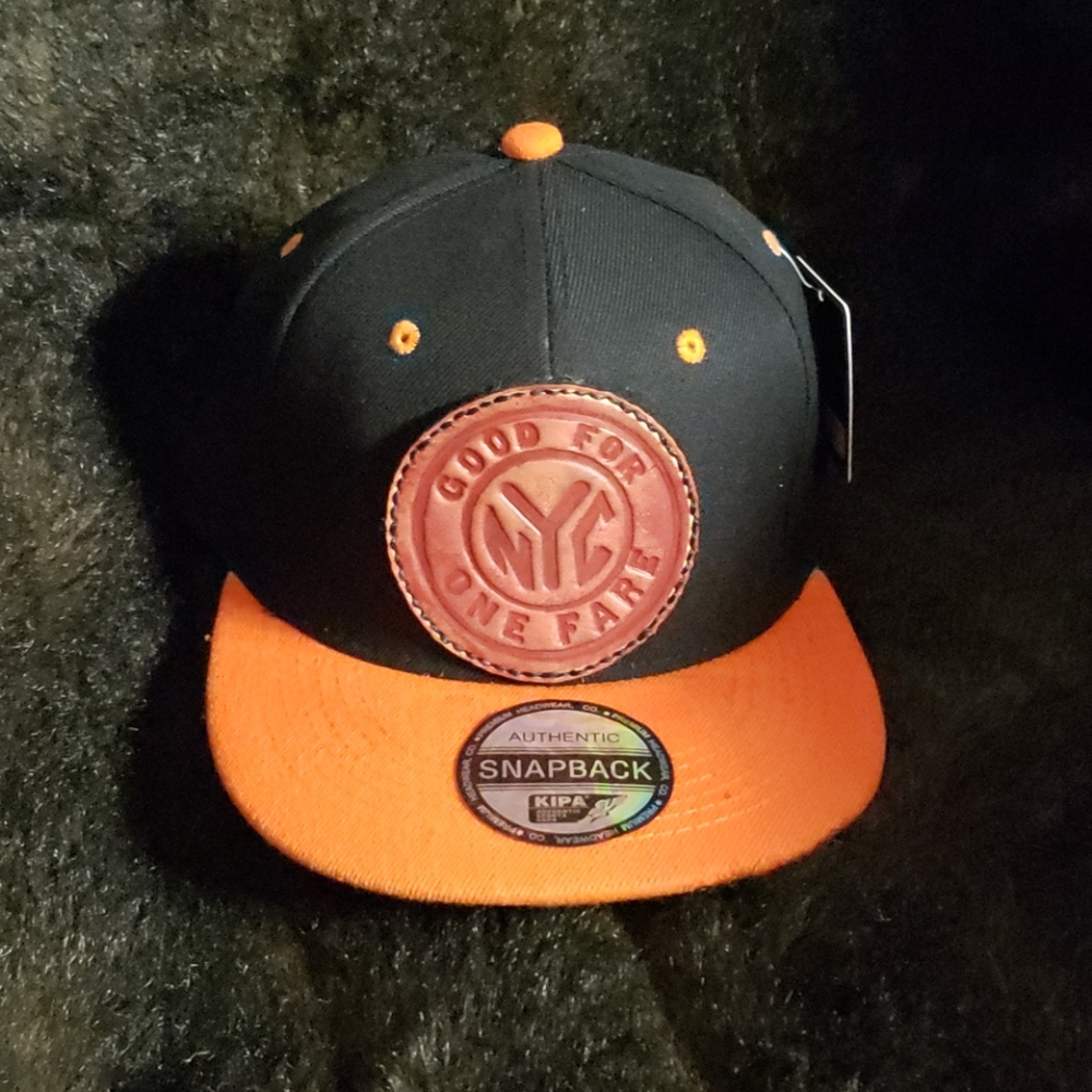 SNAPBACK PREMIUM HEADWEAR.NYC COSTOM LOGO.